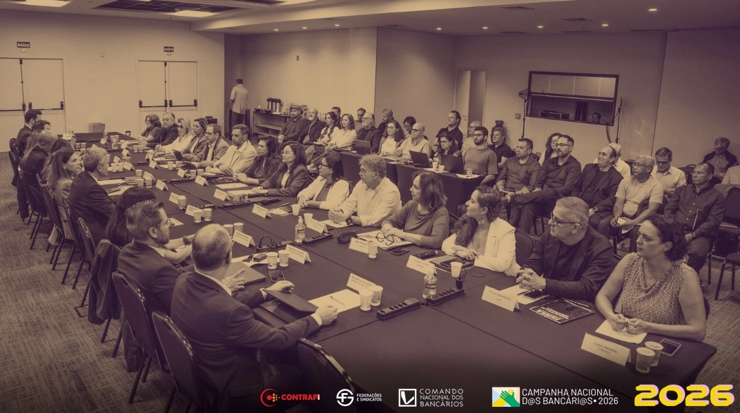 Trabalhadores e banqueiros voltam a negociar nessa segunda-feira (24)