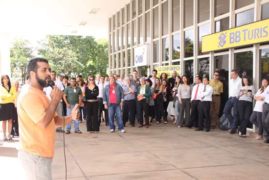23032011-Eduardo_Arujo_-Manifestao_6_Hs_BB_-Sde_ll-FG_3