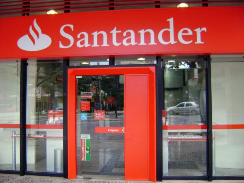 Resultado de imagem para santander agência DF